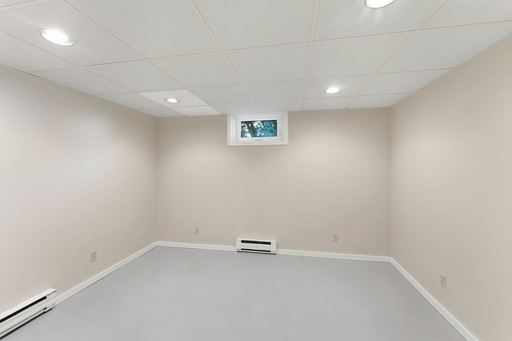 19 Snowling Road Uxbridge, MA 01569 - Photo 30 of 41 Gallery Image 30