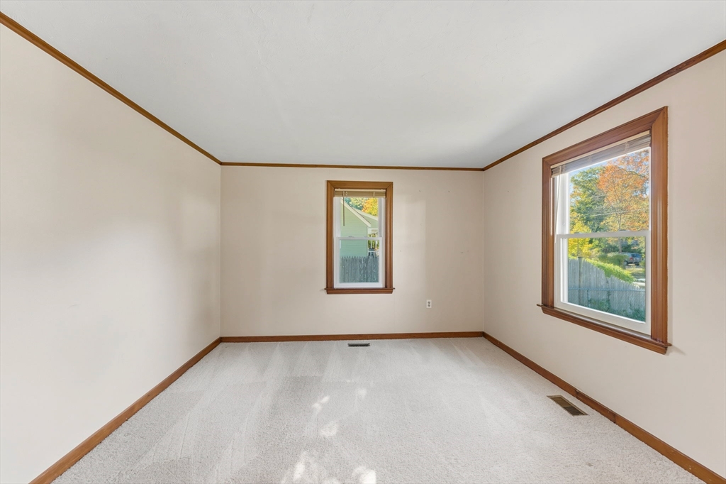 19 Snowling Road Uxbridge, MA 01569 - Photo 6 of 41 Gallery Image 6