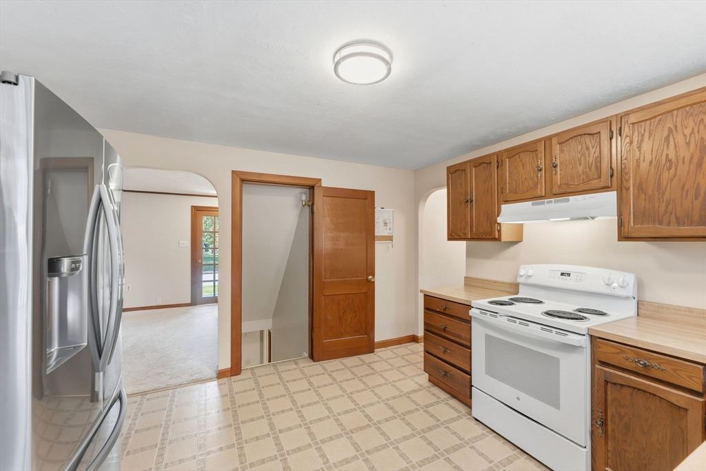 19 Snowling Road Uxbridge, MA 01569 - Photo 9 of 41 Gallery Image 9
