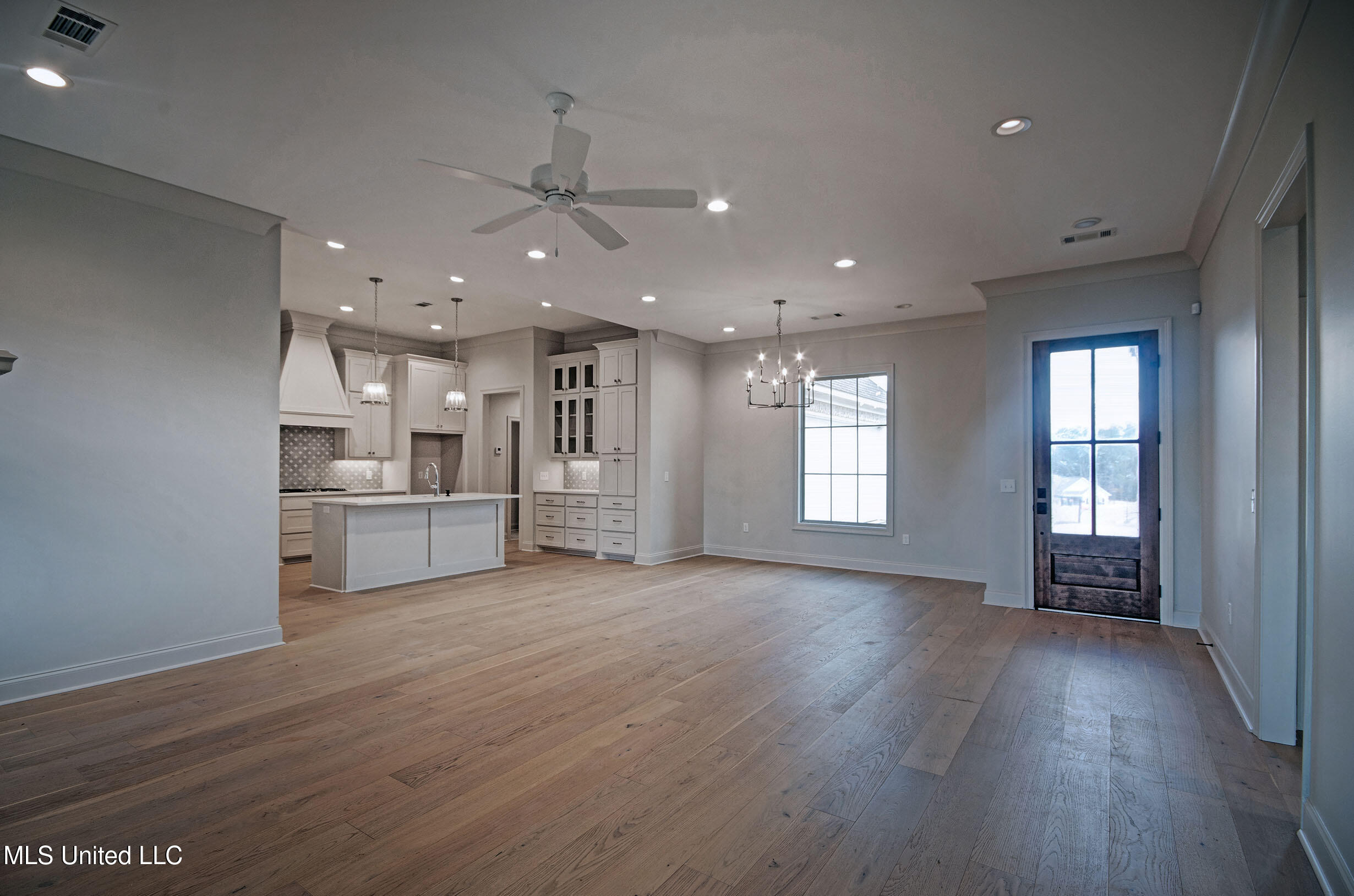 73 Canebrake Court Clinton, MS 39056 - Photo 6 of 33 IMGP3153_4_5