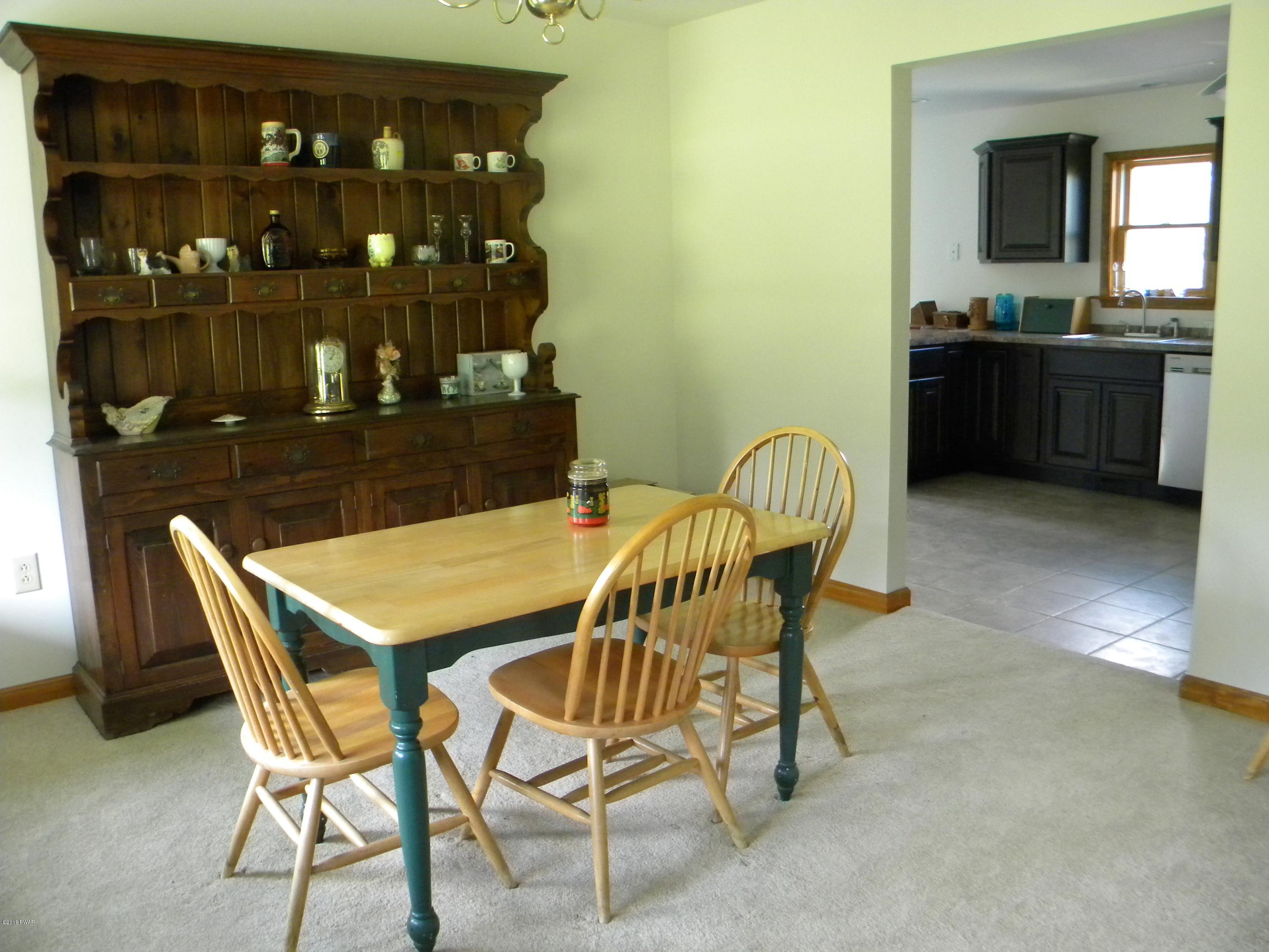 106 Hoadleys Road Hawley, PA 18428 - Photo 16 of 33 Dining room