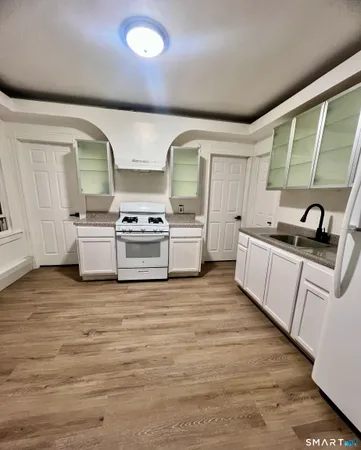 $2,700 | 93 Park Terrace, Bridgeport, CT 06604