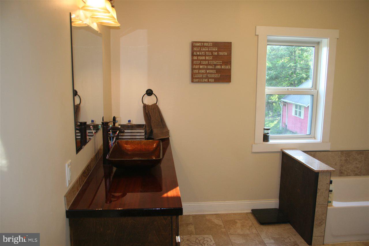 4638 Mountain View Road Harrisburg, PA 17110 - Photo 14 of 25 Gallery Image 14