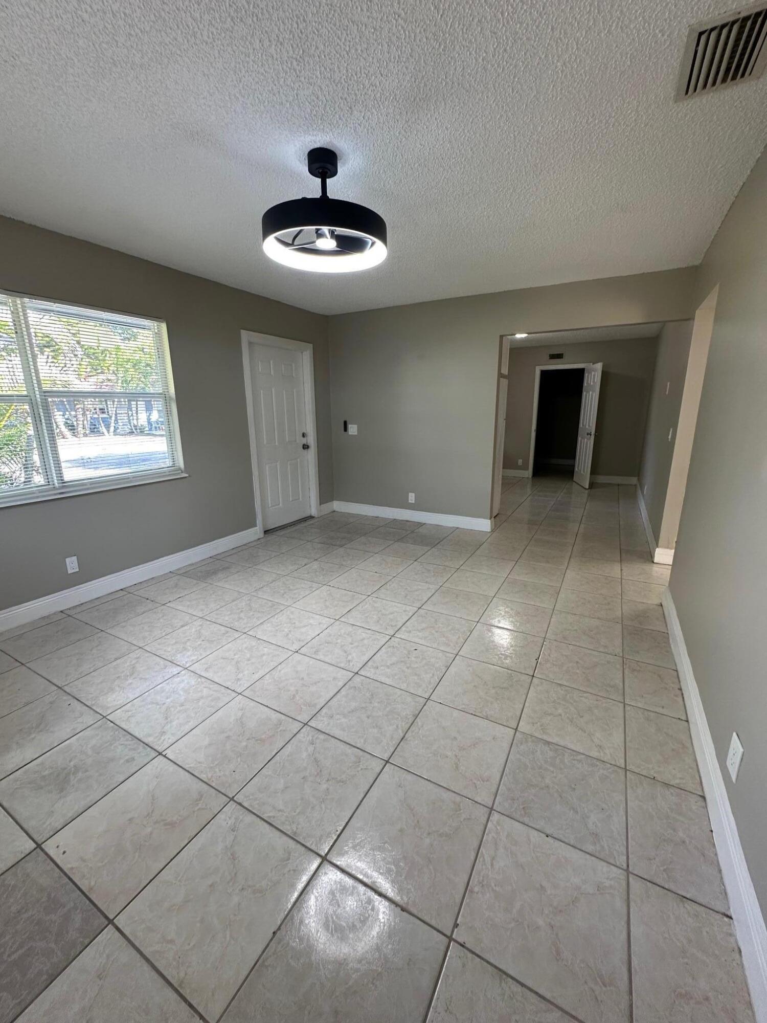 4760 Davis Road, Unit 4786 Lake Worth, FL 33461 - Photo 3 of 10 IMG_9768