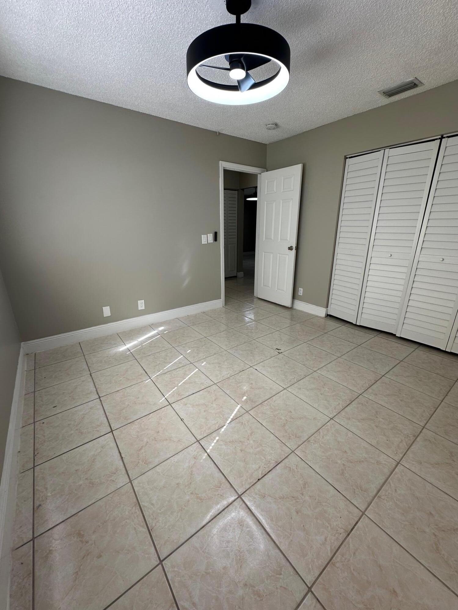 4760 Davis Road, Unit 4786 Lake Worth, FL 33461 - Photo 6 of 10 IMG_9772