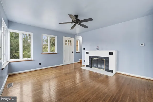 $5,250 | 2030 North Quinn Street, Arlington, VA 22209