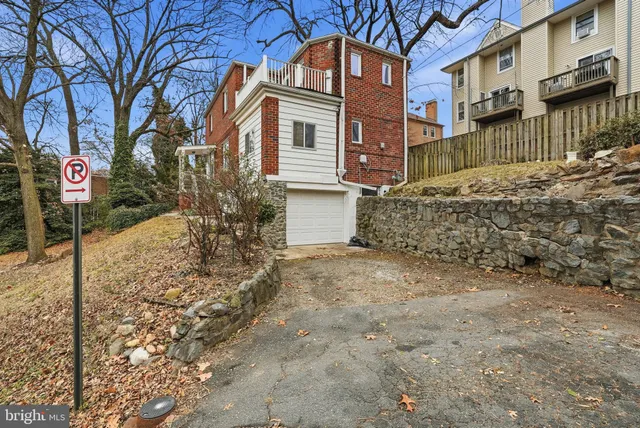 $5,250 | 2030 North Quinn Street, Arlington, VA 22209