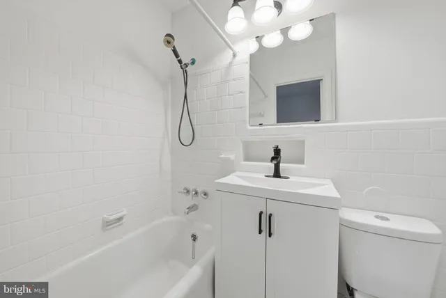 $5,250 | 2030 North Quinn Street, Arlington, VA 22209