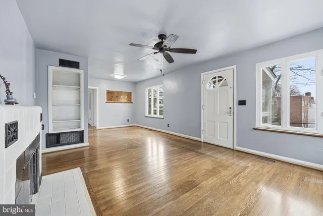 $5,250 | 2030 North Quinn Street, Arlington, VA 22209