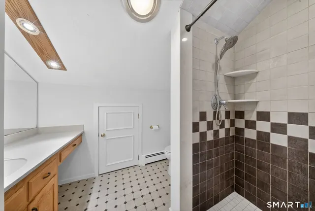 $595,500 | 36 North Farms Road, Avon, CT 06001