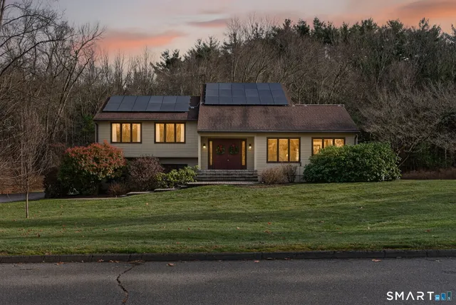 $595,500 | 36 North Farms Road, Avon, CT 06001