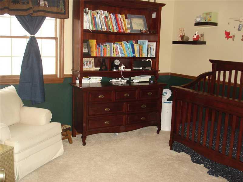 527 Chestnut Street Springdale, PA 15144 - Photo 8 of 13 Bedroom.