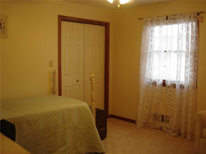 527 Chestnut Street Springdale, PA 15144 - Photo 9 of 13 Bedroom.