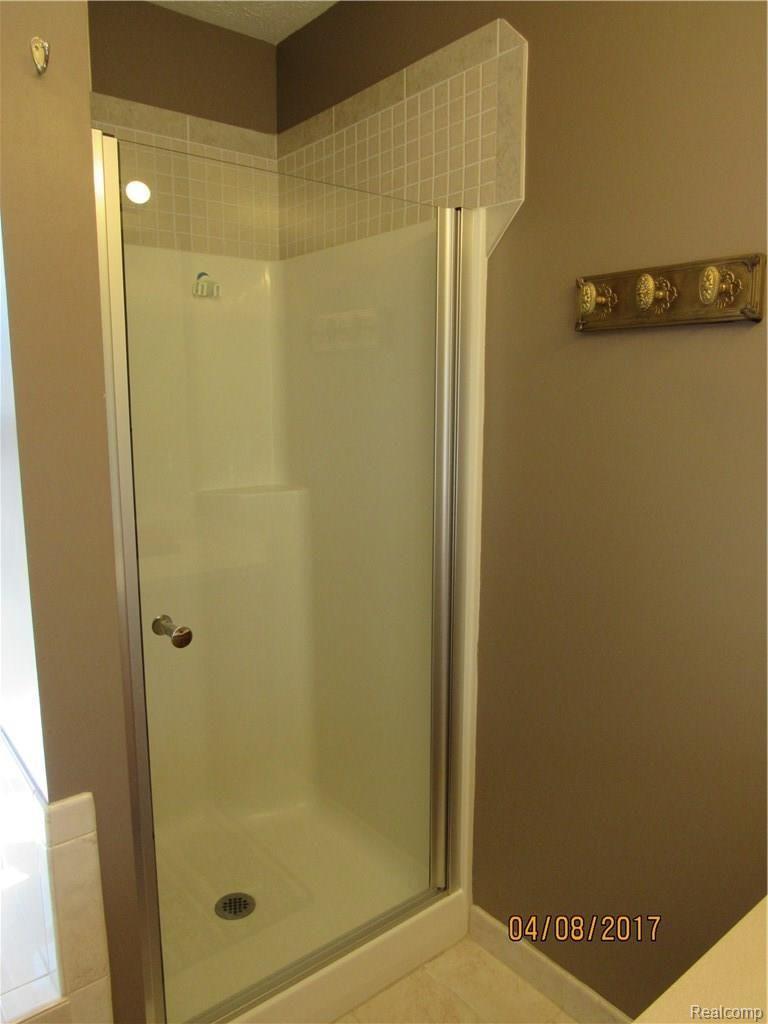 1212 Elk Run Howell, MI 48843 - Photo 21 of 32 IMG_1373.JPG
