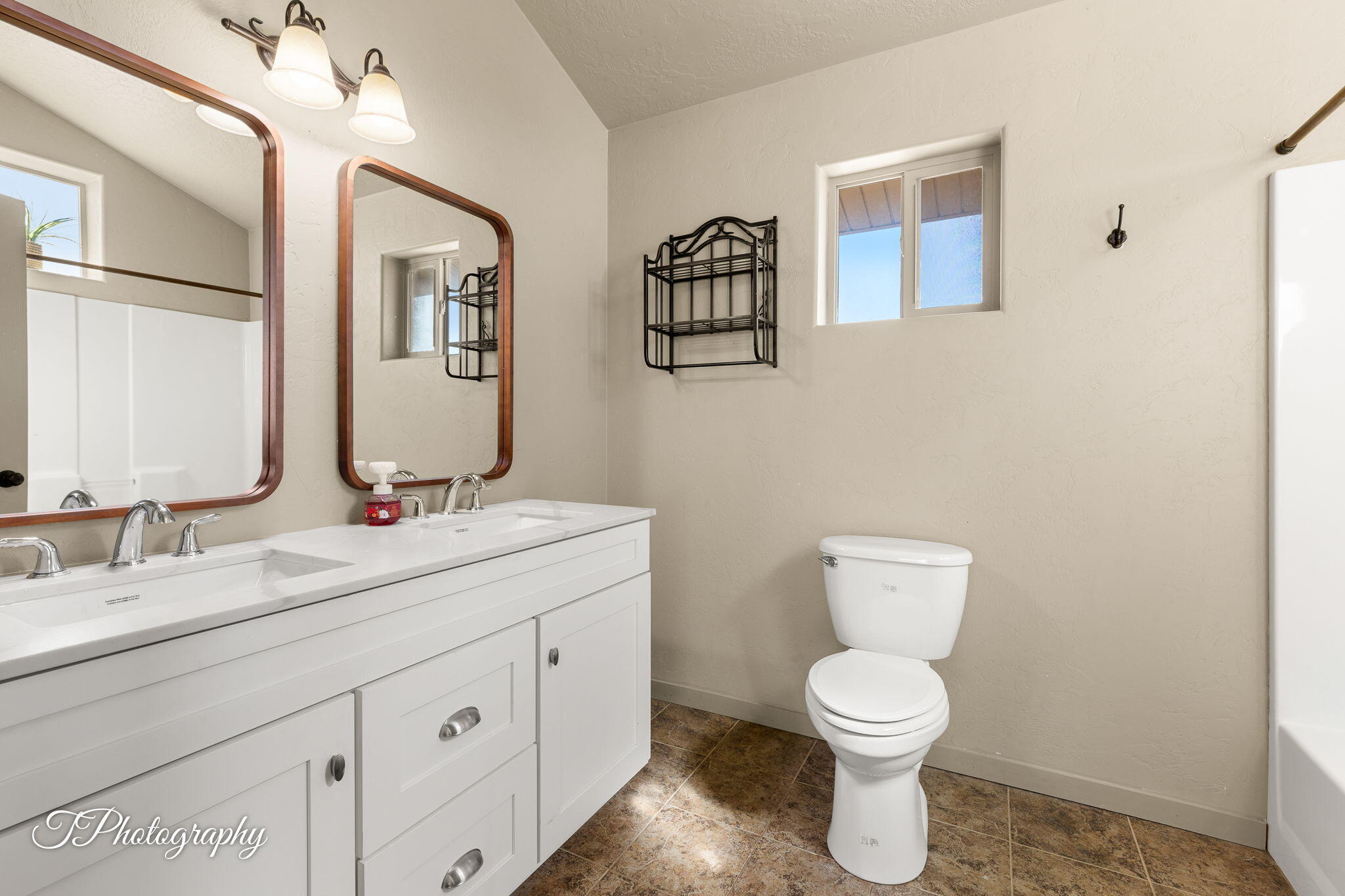 342 East Foothill Circle Central, UT 84722 - Photo 33 of 50 Master bath on 2nd level
