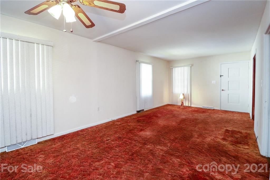 396 Spring Street Southwest Concord, NC 28025 - Photo 5 of 18 Gallery Image 5