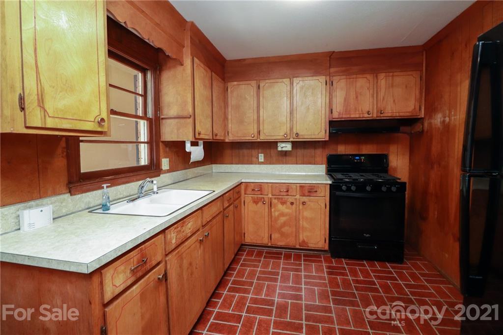 396 Spring Street Southwest Concord, NC 28025 - Photo 9 of 18 Gallery Image 9