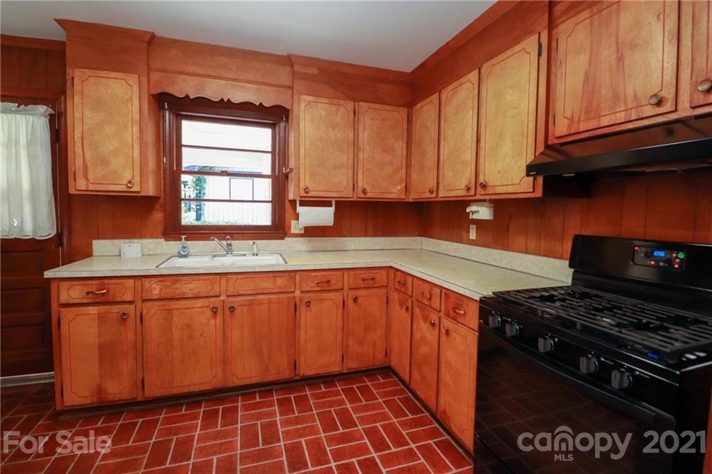 396 Spring Street Southwest Concord, NC 28025 - Photo 10 of 18 Gallery Image 10