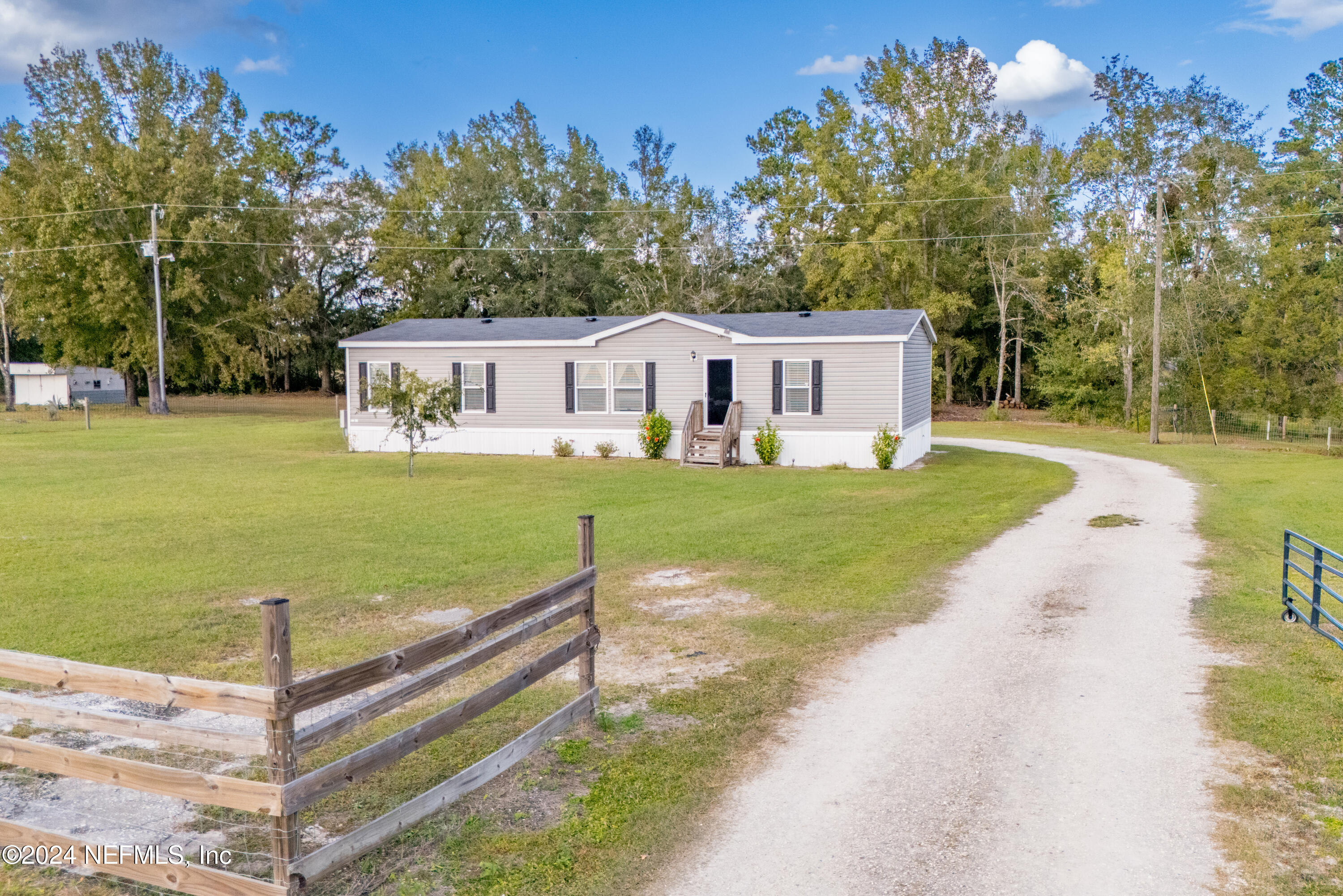 14163 State Rte 100 West Lake Butler, FL 32054 - Photo 3 of 54 14163 State Road 100 West-15