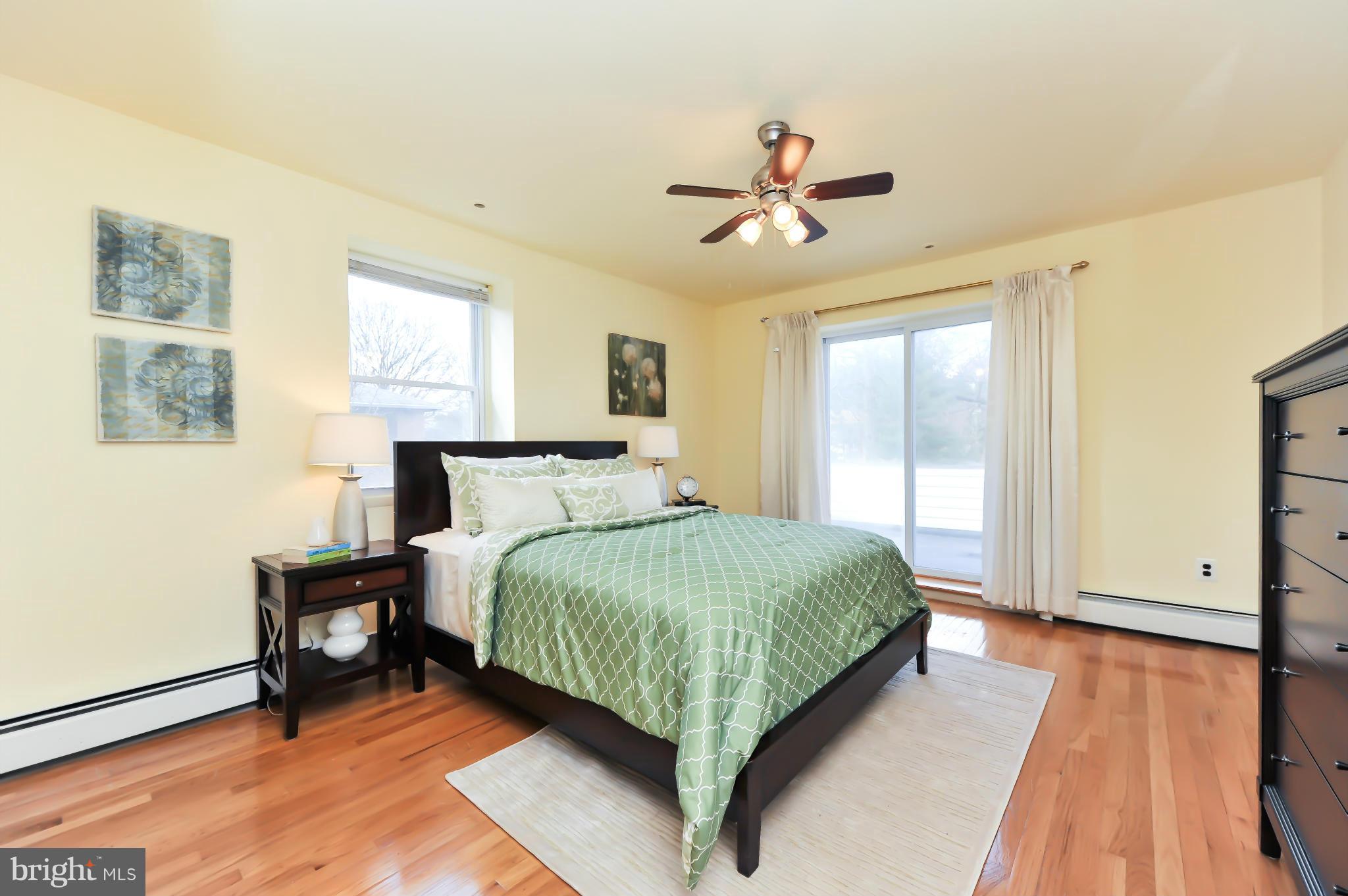 8528 Riverside Road Alexandria, VA 22308 - Photo 21 of 30 Bedroom (Master)