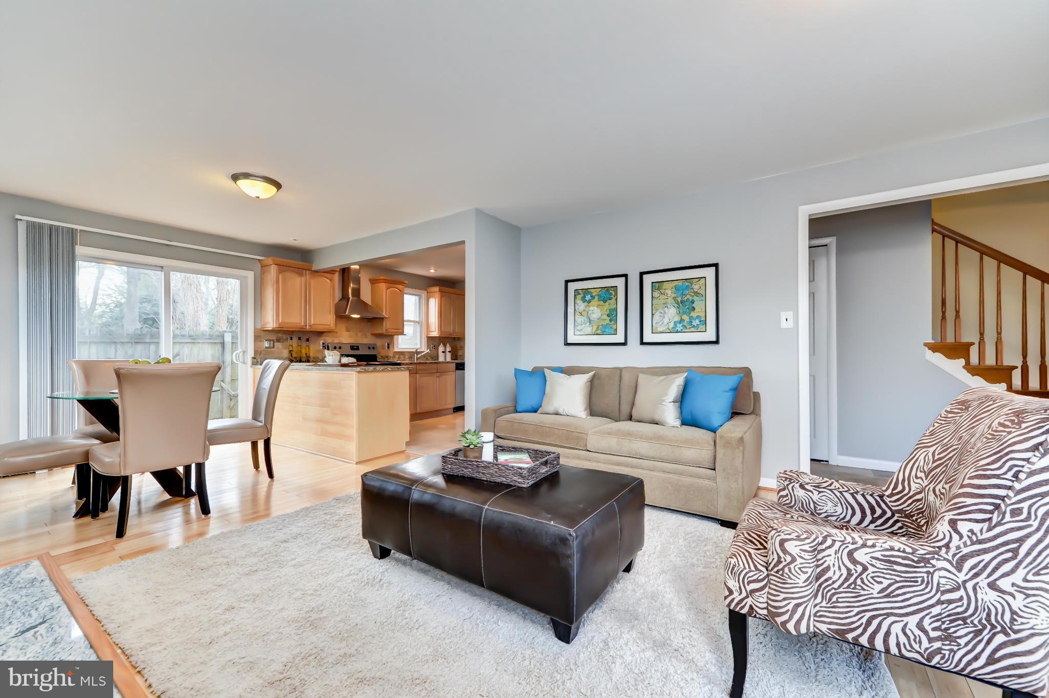 8528 Riverside Road Alexandria, VA 22308 - Photo 5 of 30 Family Room
