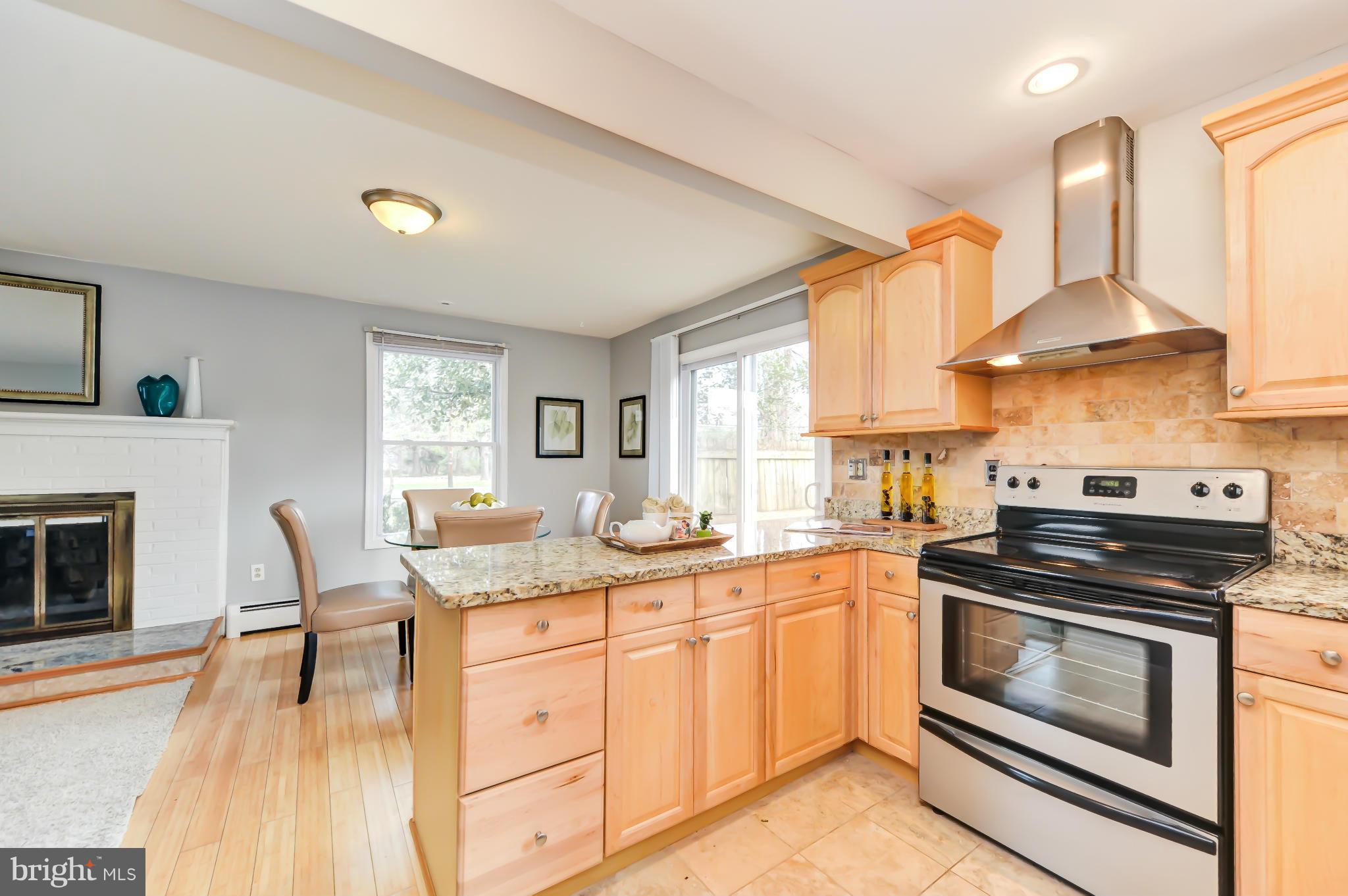 8528 Riverside Road Alexandria, VA 22308 - Photo 9 of 30 Kitchen