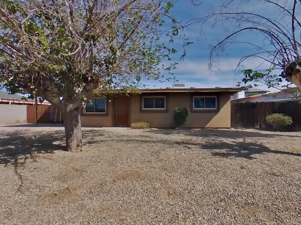 $1,749 | 2932 West Caribbean Lane, Phoenix, AZ 85053