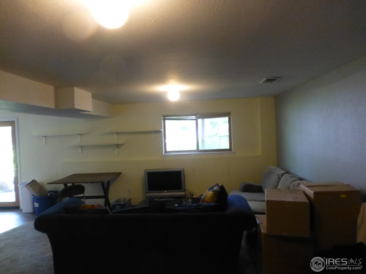 1835 Baseline Road Boulder, CO 80302 - Photo 9 of 39 lwr lvl large liv rm