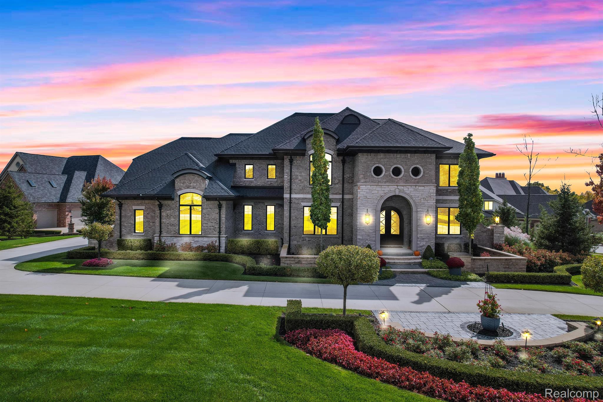 4565 The Hts Boulevard Rochester, MI 48306 - Photo 4 of 98 Gallery Image 4