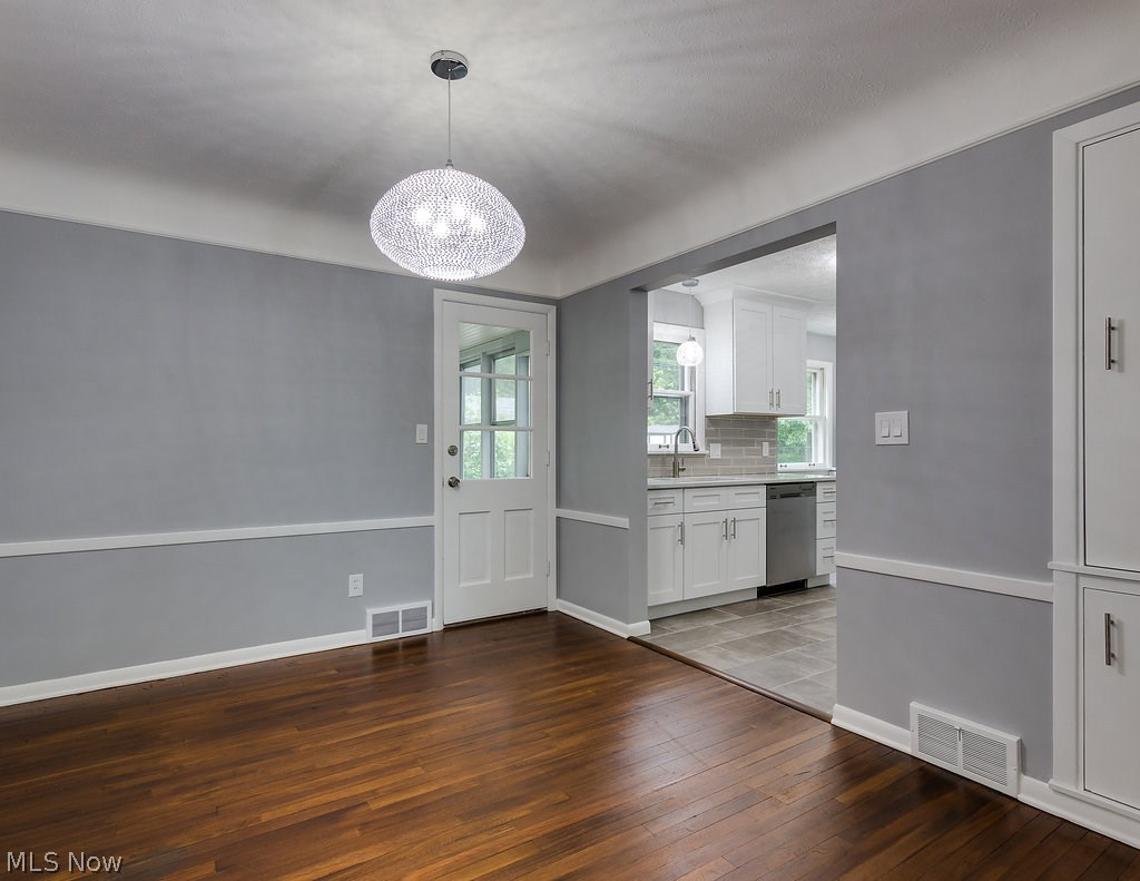 1203 Haselton Road Cleveland, OH 44121 - Photo 9 of 27