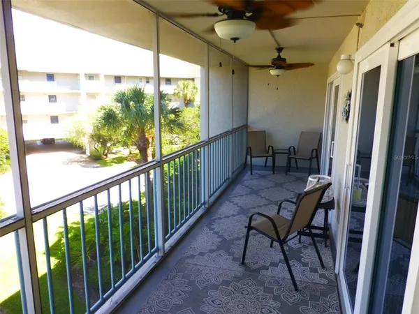 $2,100 | 5557 Sea Forest Drive, Unit 215, New Port Richey, FL 34652