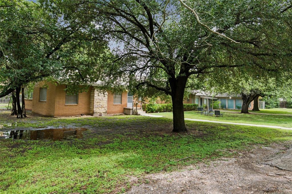 2323 North 39th Street Waco, TX 76708 - Photo 4 of 9