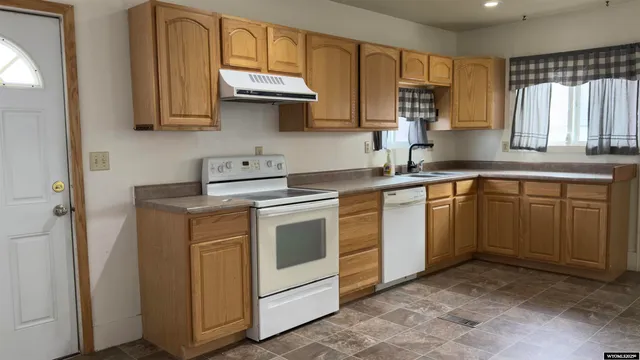 $162,500 | 503 East Maple Street, Rawlins, WY 82301