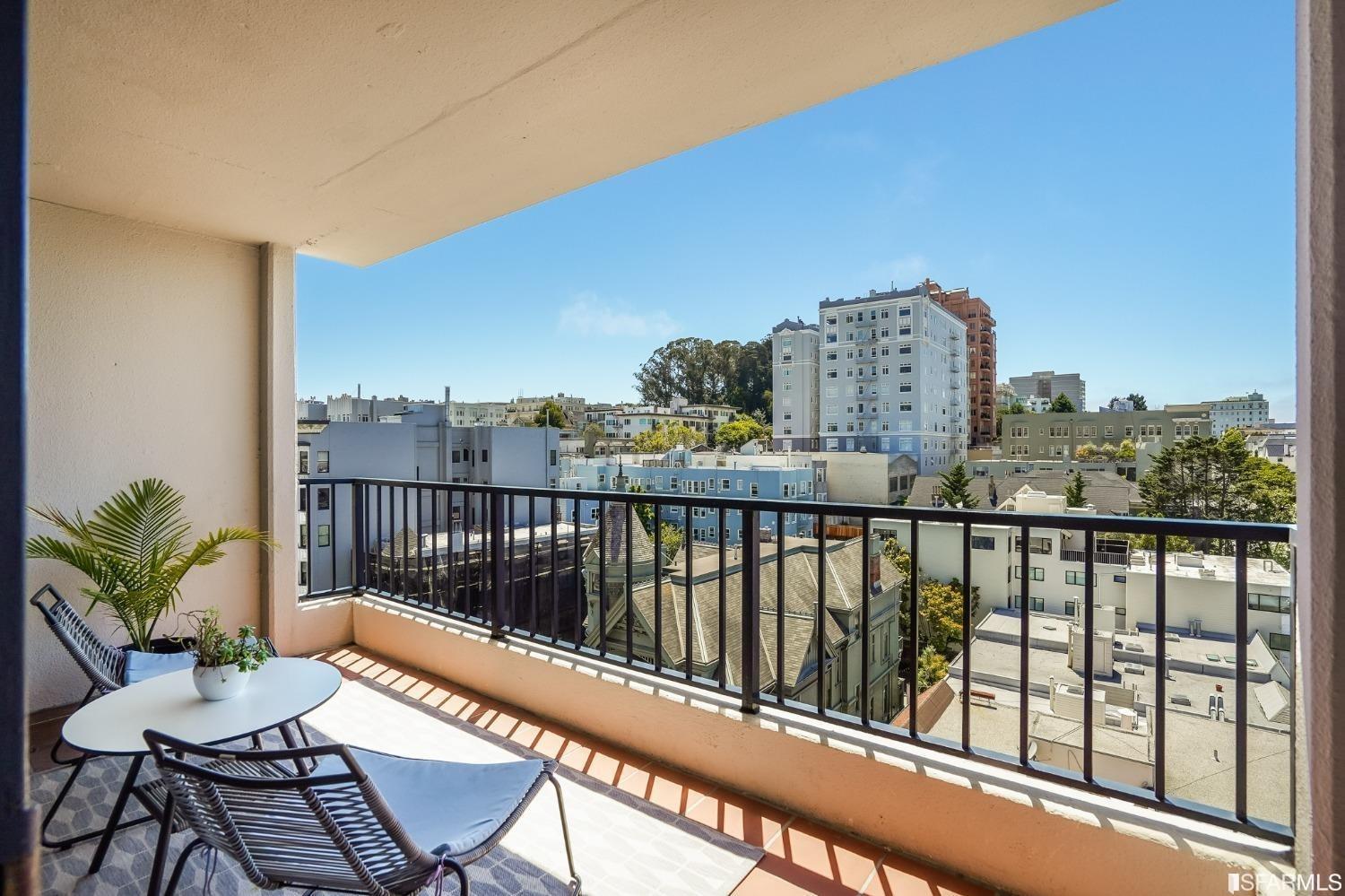 Private terrace with wonderful outlooks of surrounding buildings to Lafayette Park.