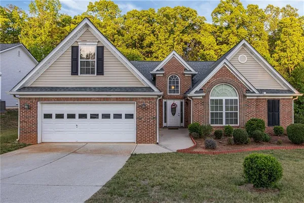 $325,000 | 190 Meadowbrook Court, Covington, GA 30016