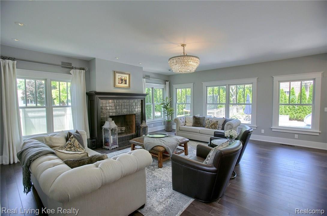930 Fairview Avenue Rochester, MI 48307 - Photo 5 of 43 Great_Room_2nd_View.jpg