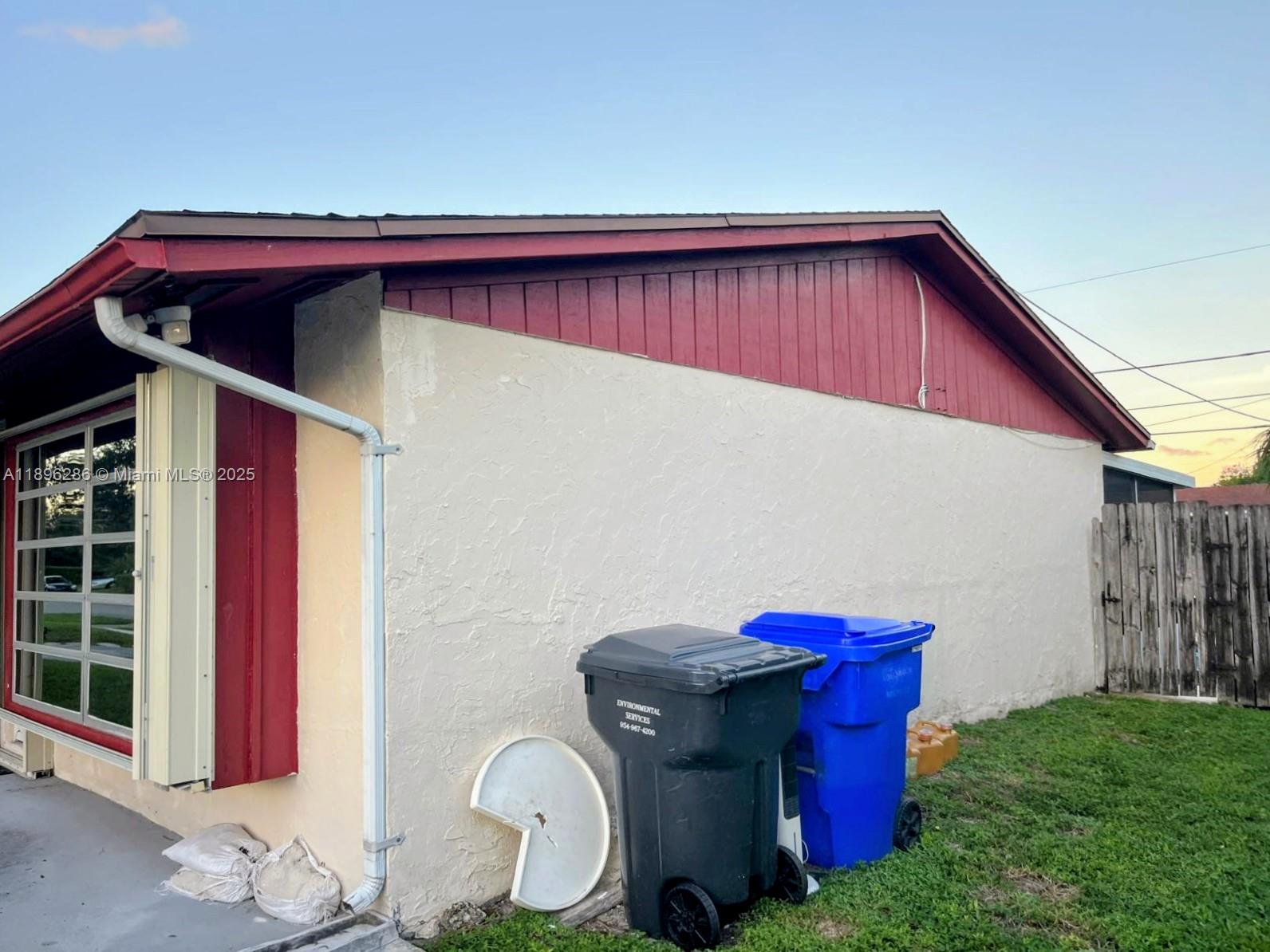 3031 Northwest 74th Avenue Hollywood, FL 33024 - Photo 17 of 34 a utility room with dryer and washer