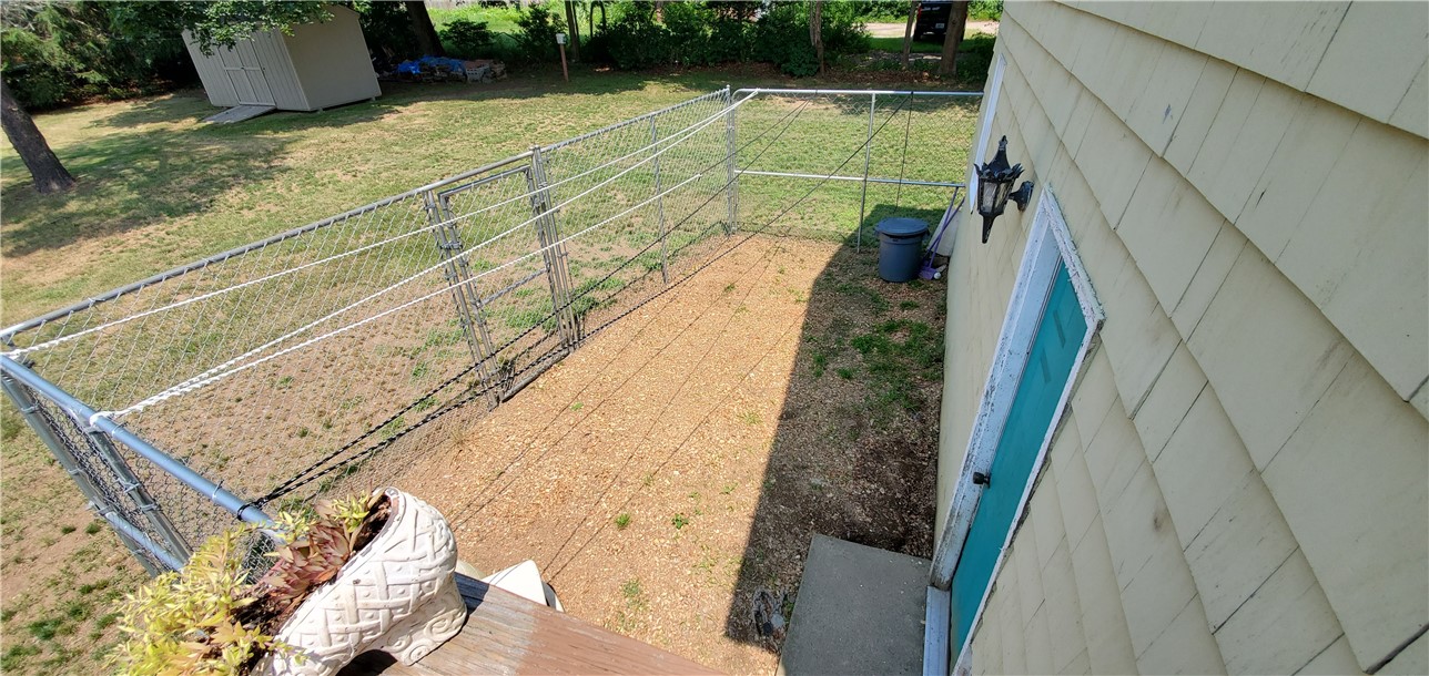 214 Bradford Road Westerly, RI 02808 - Photo 8 of 50 Dog pen
