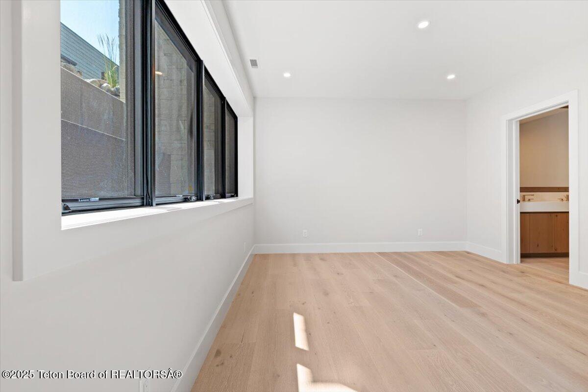 405 Teton Avenue Jackson, WY 83001 - Photo 30 of 41 23-23- 405 Teton Ave