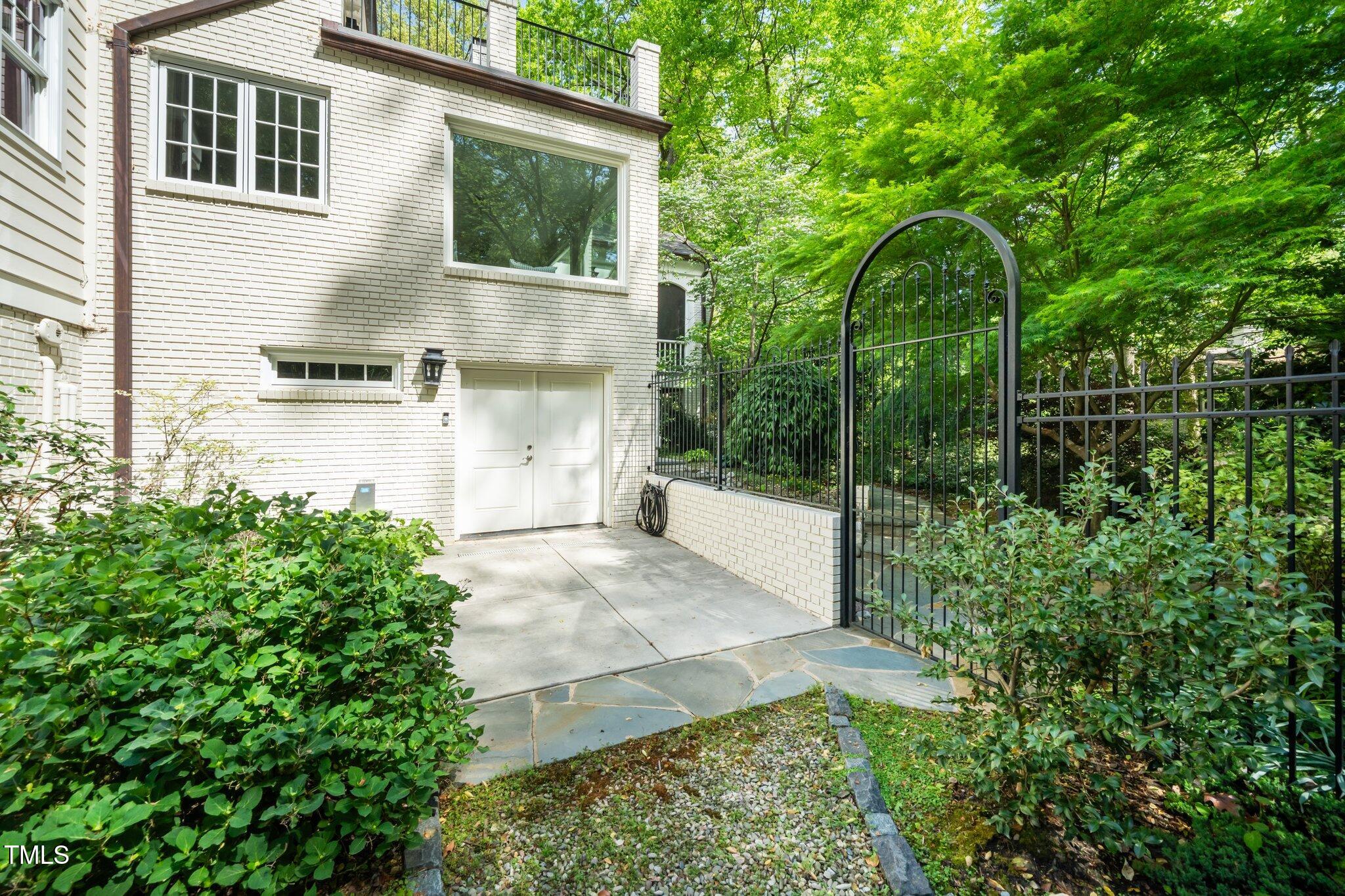 2105 White Oak Road Raleigh, NC 27608 - Photo 46 of 55 76-web-or-mls-2105 White Oak (428 of 498