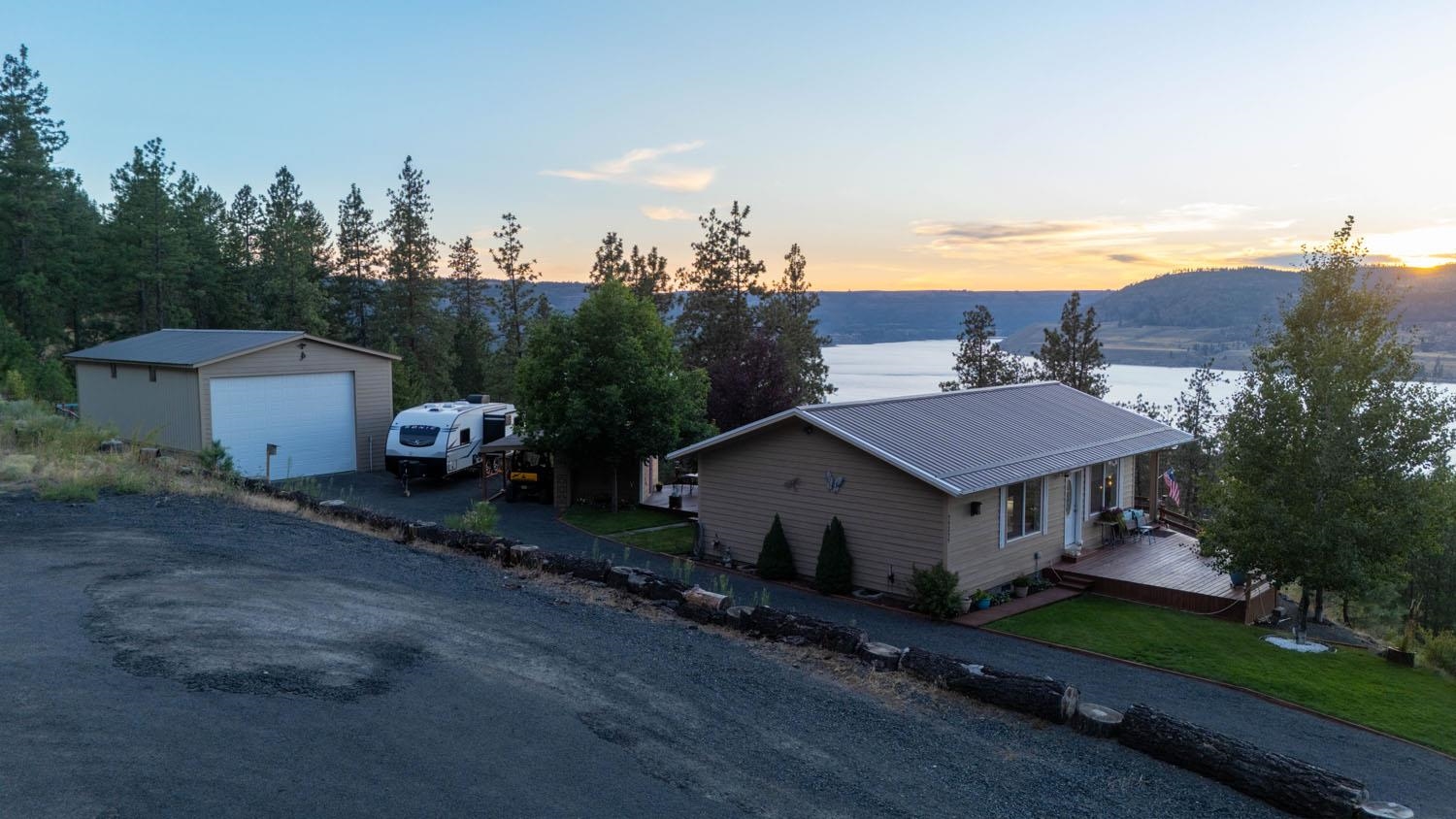 39235 Sun Ridge Seven Bays, WA 99122 - Photo 3 of 21 Gallery Image 3
