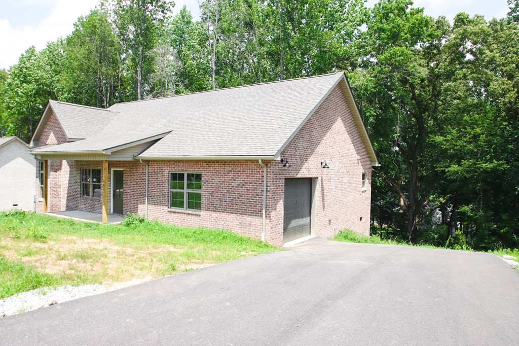 401 Crossvine Road Sparta, TN 38583 - Photo 3 of 18
