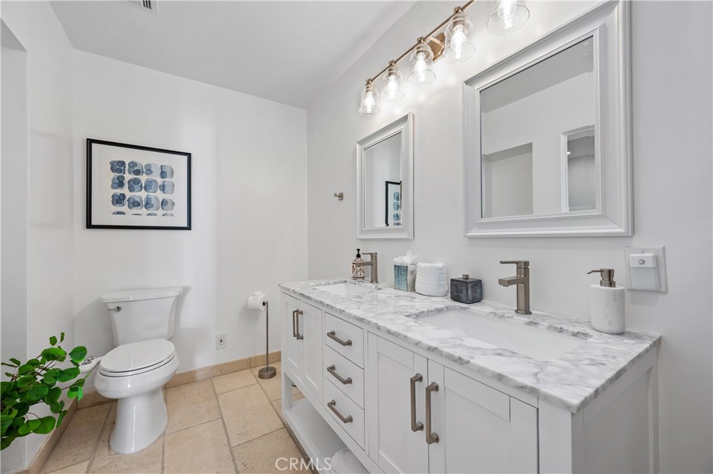 35275 Beach Road Dana Point, CA 92624 - Photo 33 of 46 Upstairs full bathroom