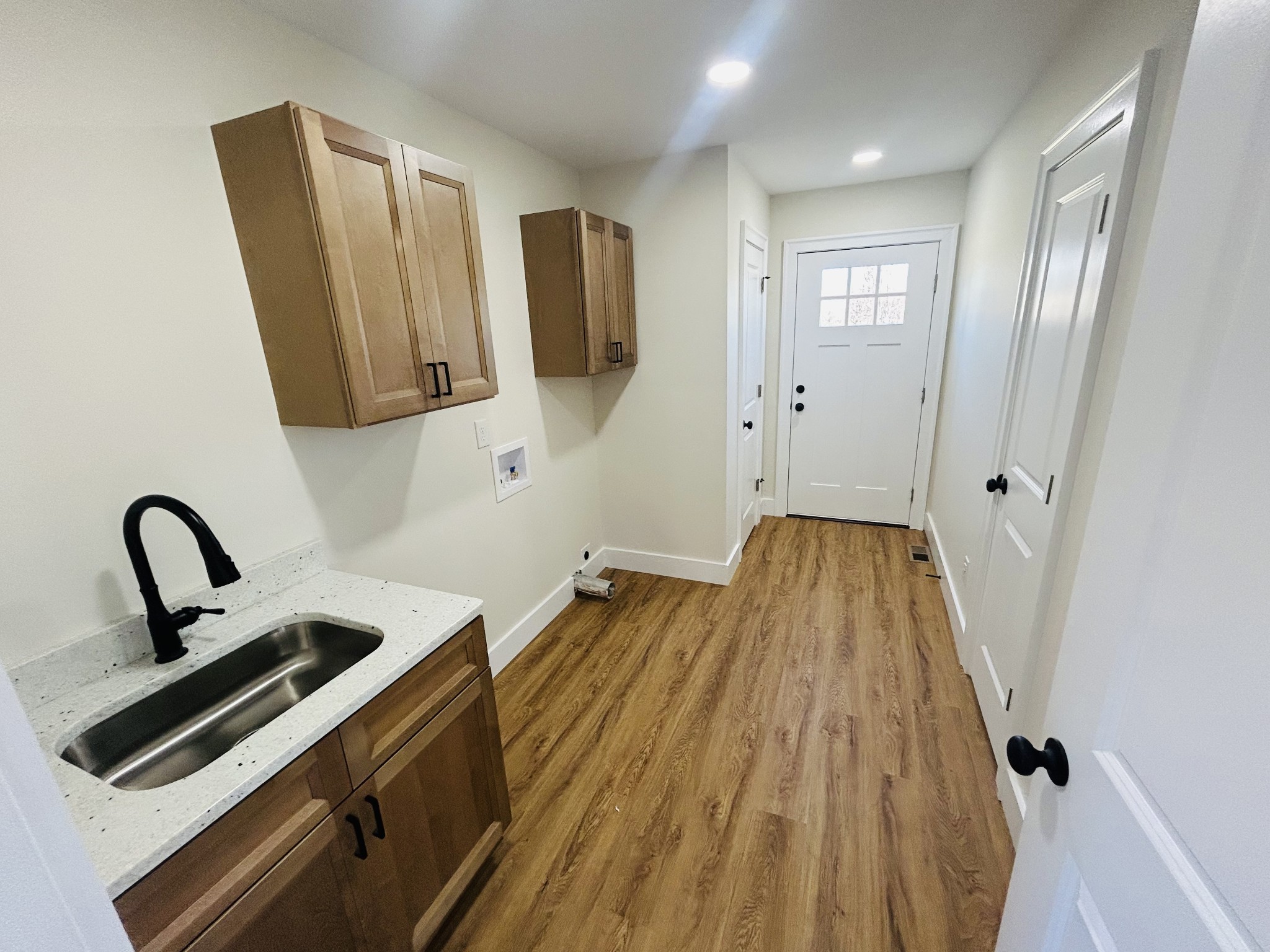 614 Haddon Lane Winchester, TN 37398 - Photo 9 of 12 a bathroom with a sink and mirror