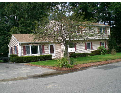 8 Meadowvale Road Burlington, MA 01803 - Photo 1 of 11 Gallery Image 1