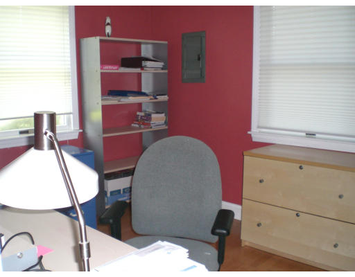 8 Meadowvale Road Burlington, MA 01803 - Photo 7 of 11 Gallery Image 7