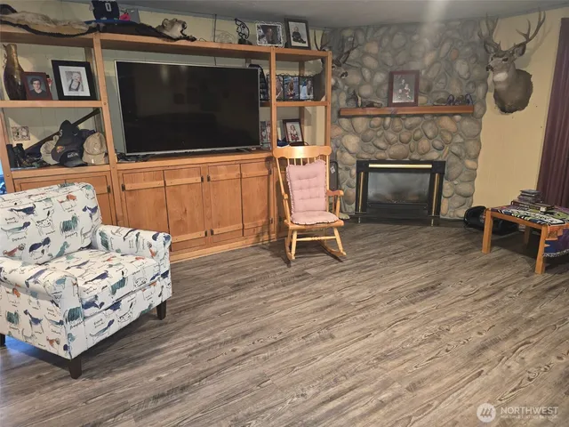 $890,000 | 22407 87th Avenue West, Edmonds, WA 98026