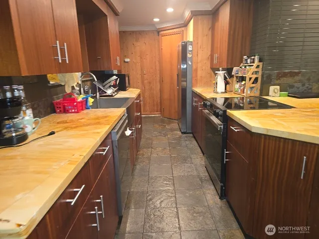 $875,000 | 22407 87th Avenue West, Edmonds, WA 98026