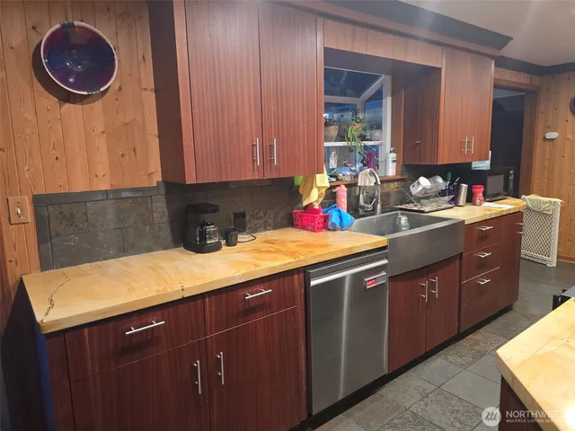 $890,000 | 22407 87th Avenue West, Edmonds, WA 98026