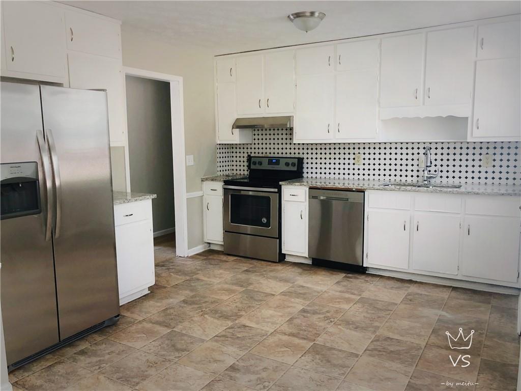 3733 Tree Bark Lane Southwest Snellville, GA 30039 - Photo 3 of 8
